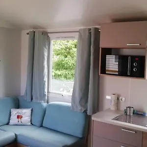 Des Pierres Debout Camping